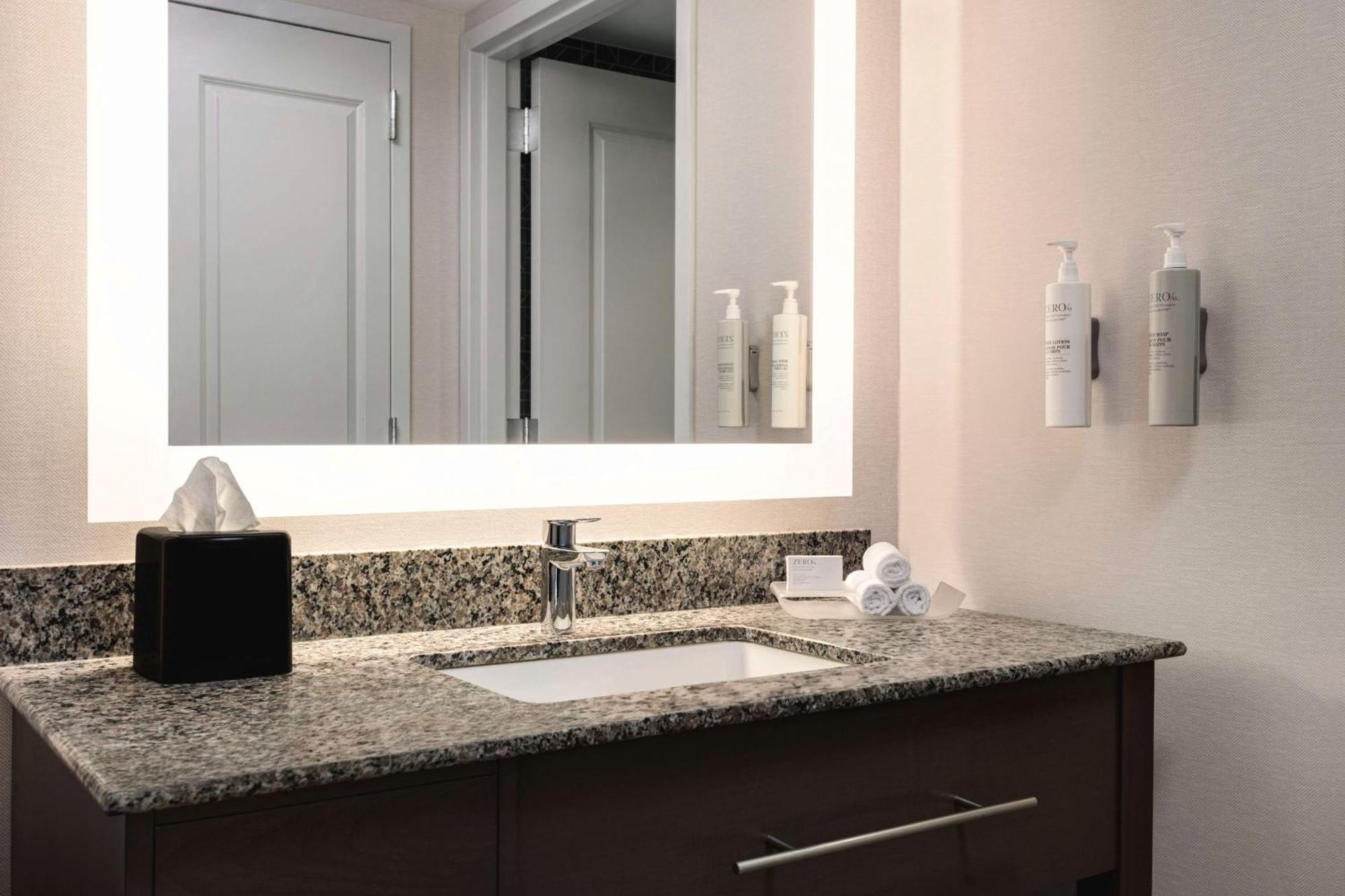 Homewood Suites By Hilton - Шарлотсвил Екстериор снимка